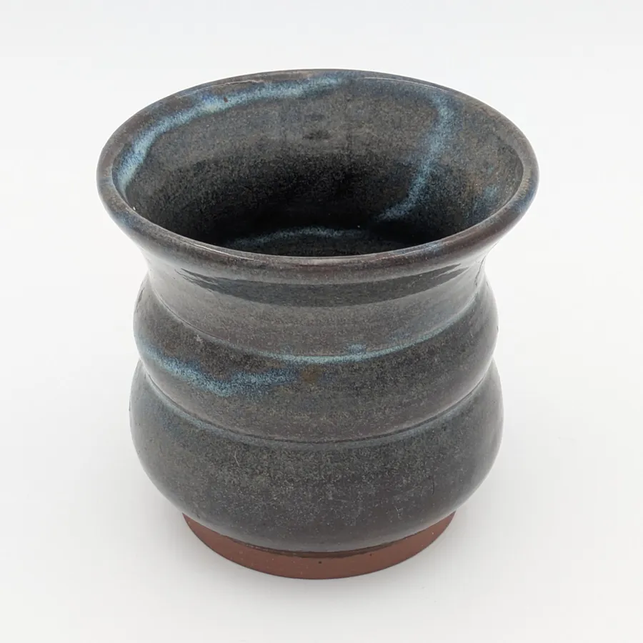 Wavy vase