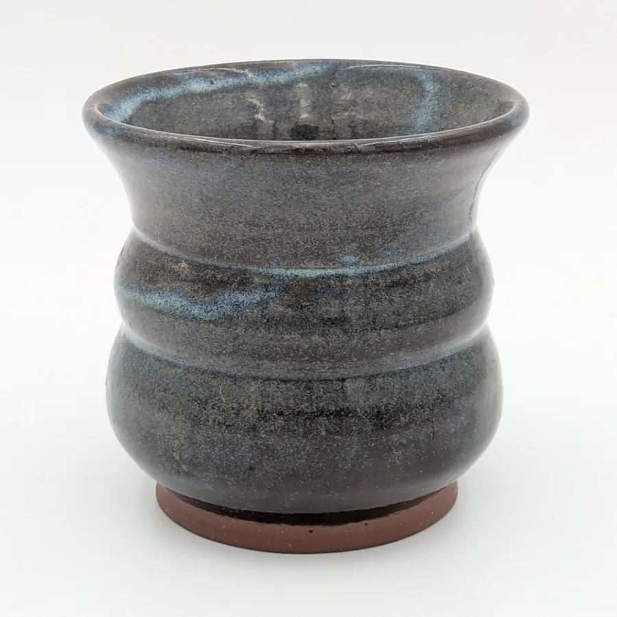 Wavy vase
